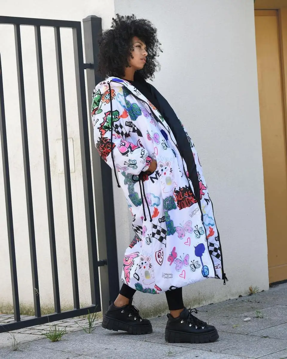 mco Nothing is Real bialy 3